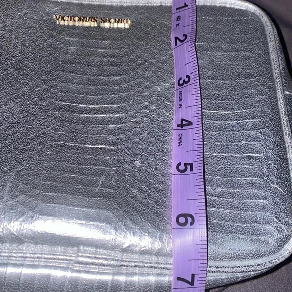 ⭐️HP⭐️Victoria’s Secret fashion metallic Silver snake skin chain crossb… - Picture 11 of 15